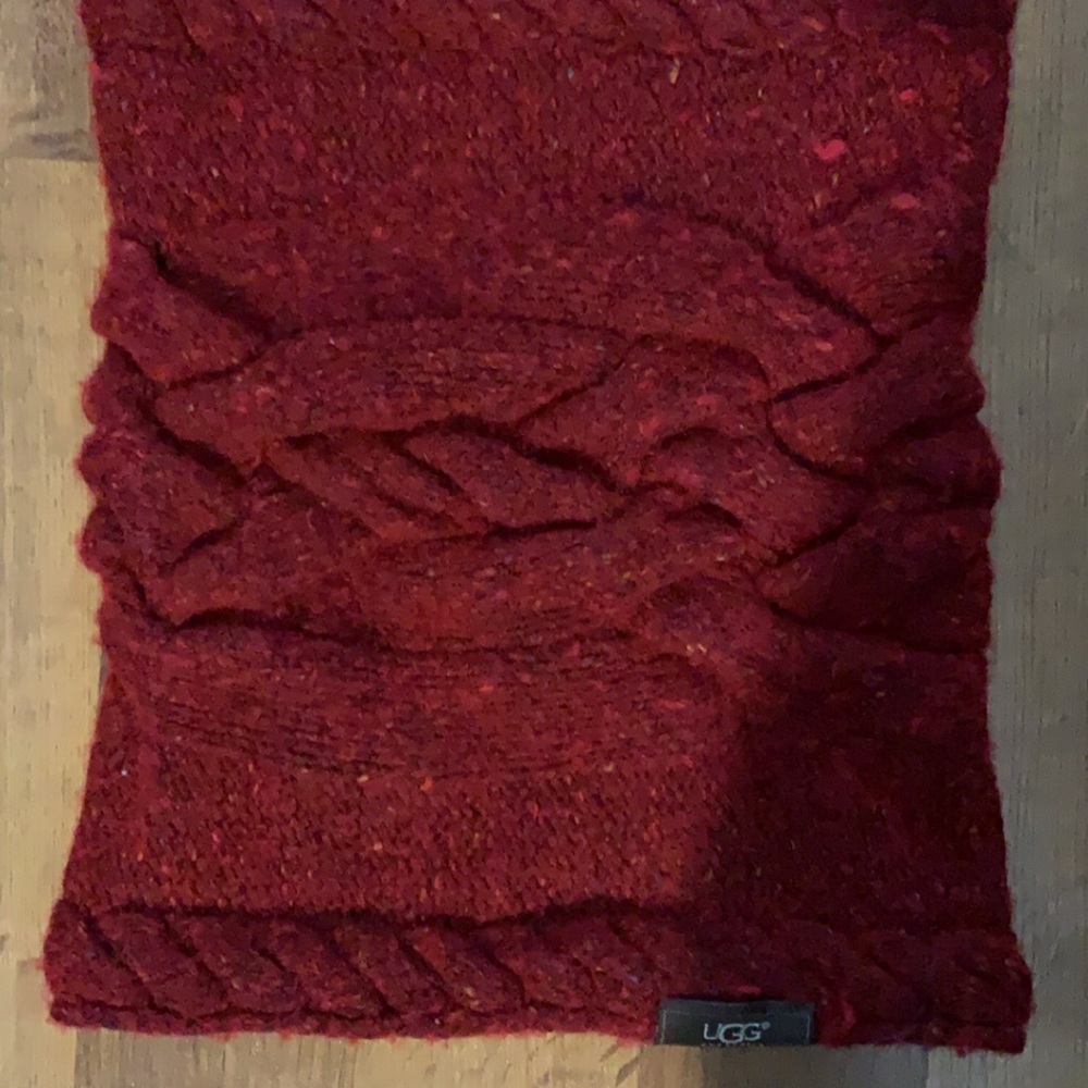 UGG neck scarf